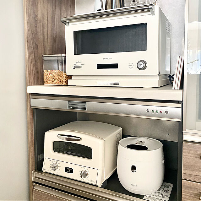 UraraのOXO-OXO オクソー ステンレス ポップコンテナ ビッグスクエア ショート 2.6L 3118300 保存容器 密閉 調味料 食品 保存 キャニスター ストッカーの家具・インテリア写真