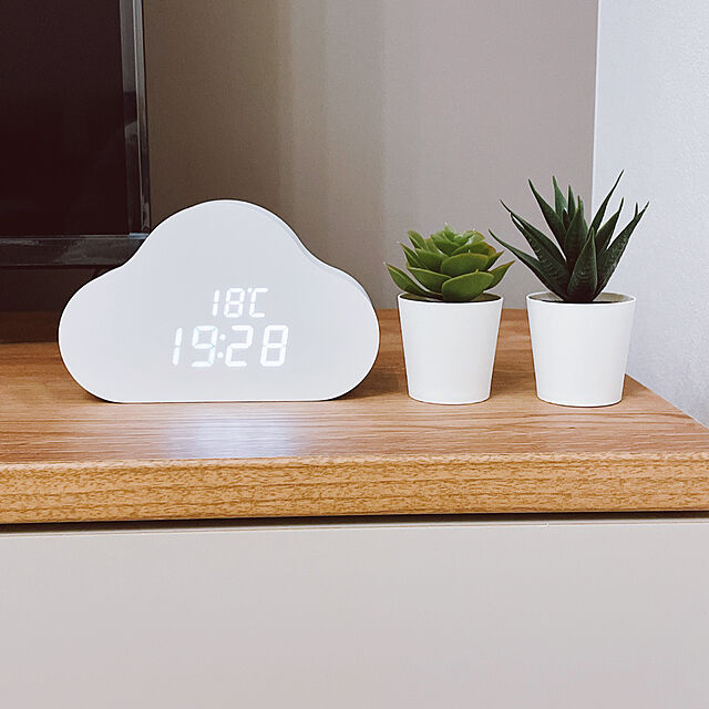 emmaのニトリ-【デコホーム商品】LEDデジタル時計(クラウドガタ S758) の家具・インテリア写真