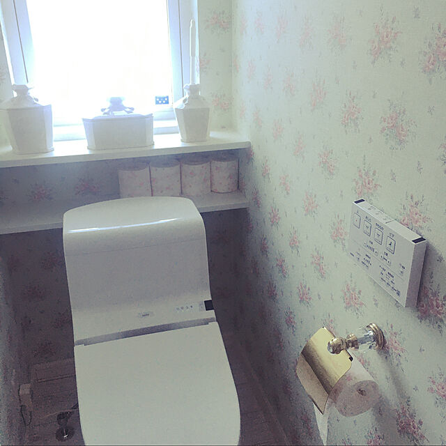 acomumurikuの-トイレブラシスタンド 陶器 白 ブラシ付き Perfume トイレブラシ立て トイレ掃除 ブラシケース 掃除用品 トイレ用品 トイレタリーの家具・インテリア写真