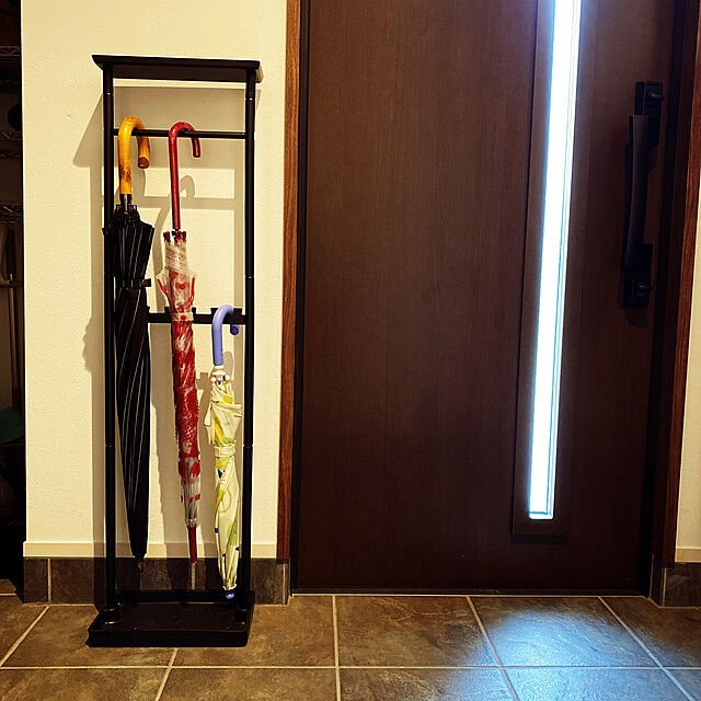 Komekoの天馬-小物も置ける 傘ハンガーラック マットブラック 幅31×奥行19×高さ111cm PRX 美style | スリム おしゃれ かわいい  アイアン 傘立ての家具・インテリア写真