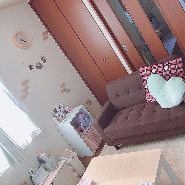 pikasikaのニトリ-裏地付き遮光2級・遮熱カーテン(イエナ イエローグリーン 100X178X2) の家具・インテリア写真