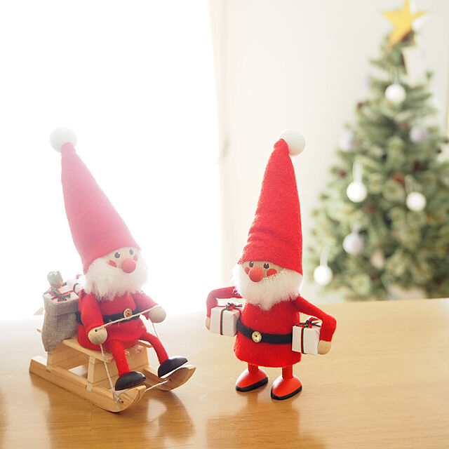 maiの-【正規品】NORDIKA nisse ノルディカ ニッセ クリスマス 木製人形（そりに乗ったサンタ／レッド／NRD120072) 【北欧雑貨】の家具・インテリア写真