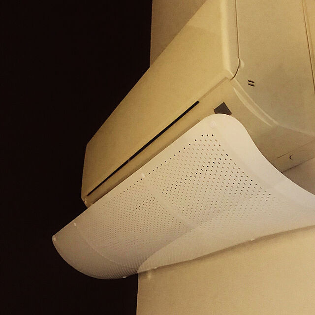 ICHIMACのStanlance-エアコン風よけカバー エアコン用風よけ板 可変式風除け羽板 冷房暖房通用 風向き角度調節 ぶら下げる式 壁に穴あけ不要 様々な大きさのエアコンにも対応できる（ホワイト）の家具・インテリア写真