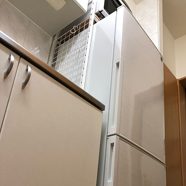Nのシャープ-シャープ プラズマクラスター搭載 冷蔵庫 270L(幅54.5cm) 大容量ボトムフリーザー ホワイト系 SJ-PD27D-Wの家具・インテリア写真