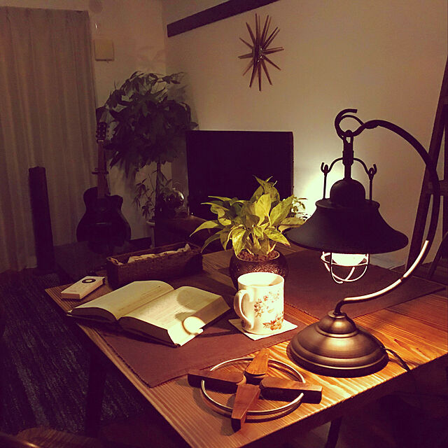 n.yasuのAmpoule-Ampoule テーブルランプ 照明 おしゃれ デスクライト アイアン デスク テーブル ダイニング 寝室 カフェ レトロ アンティーク 間接照明 ブラック 調光 RAUTA ラウタ テーブルライトの家具・インテリア写真