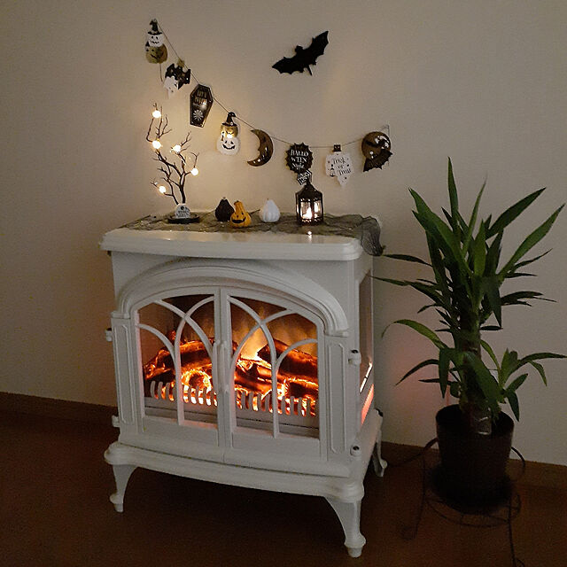 Johnmamaのニトリ-ワイド暖炉型ファンヒーター(BK18) の家具・インテリア写真