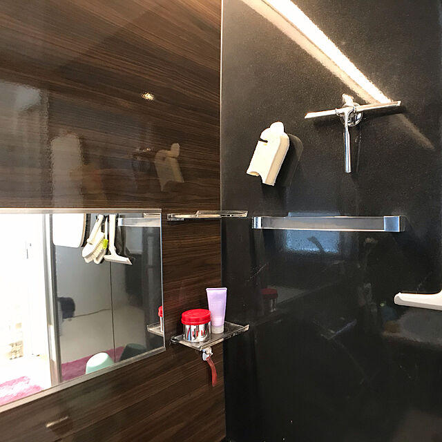 miiiのタカラスタンダード(Takara Standard)-[41282582・MGSB フロイスフック(W)]タカラスタンダード マグネット収納 どこでもラック スクエアタイプ 風呂イスフック 浴室用 カラー：ホワイトの家具・インテリア写真