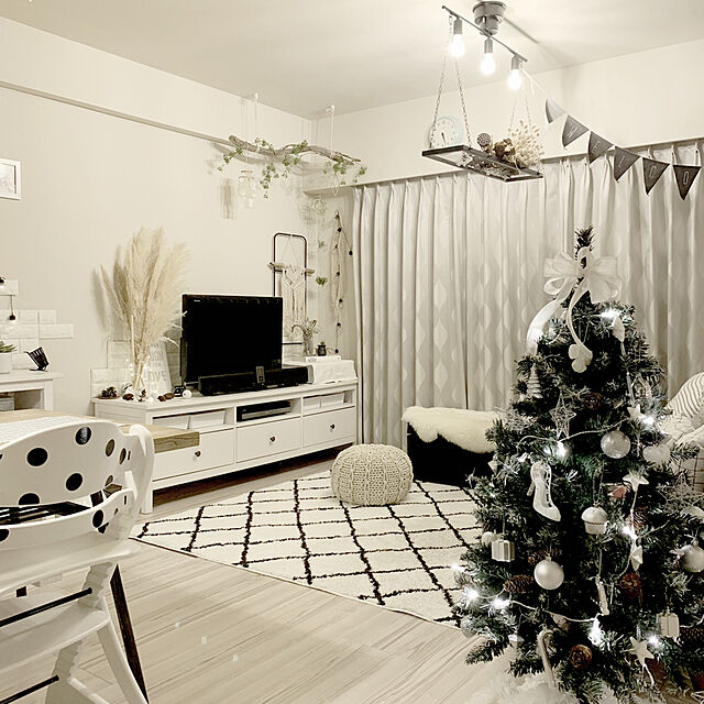 kiyoの-Alsace(R)公式 クリスマスツリー 120cm 豊富な枝数 2024ver. 樅 高級 ドイツトウヒ ツリー オーナメント なし アルザス ツリー Alsace おしゃれ ヌードツリー 北欧風 まるで本物 スリム 組み立て5分 散らからない ornament Xmas treeの家具・インテリア写真