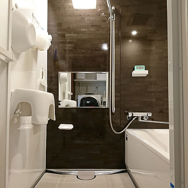 sakamo0829のマーナ-マーナ (marna) 水切りワイパー お風呂のスキージー (ホワイト) 浴室 スクイージー (鏡や壁などの掃除に/浮かせる収納)W607Wの家具・インテリア写真