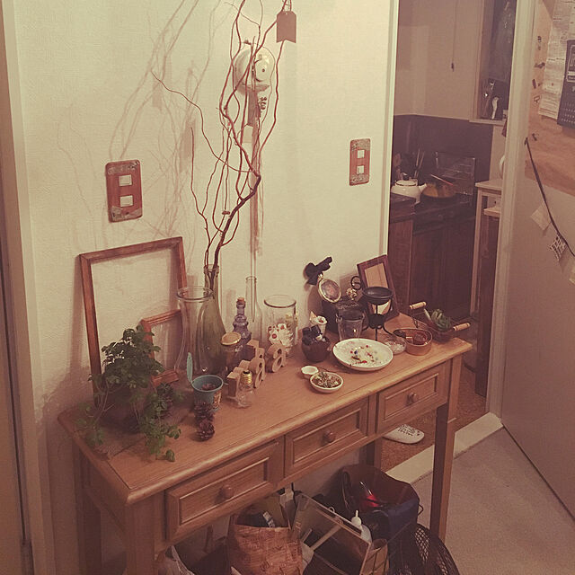 0108の東谷-オーブ コンソール ブラウン テーブル 一人暮らし リビング 収納 シンプル モダン コンパクト スリム 韓国 インテリアの家具・インテリア写真