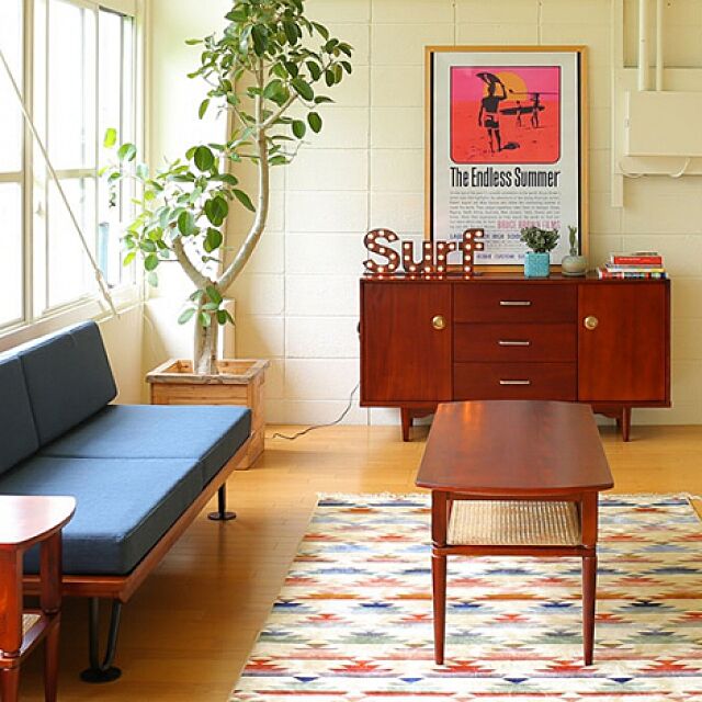 MyPlaceStoreの-ミッドセンチュリーテイスト　サイドテーブル　カリフォルニアスタイル マホガニー材 カノンの家具・インテリア写真