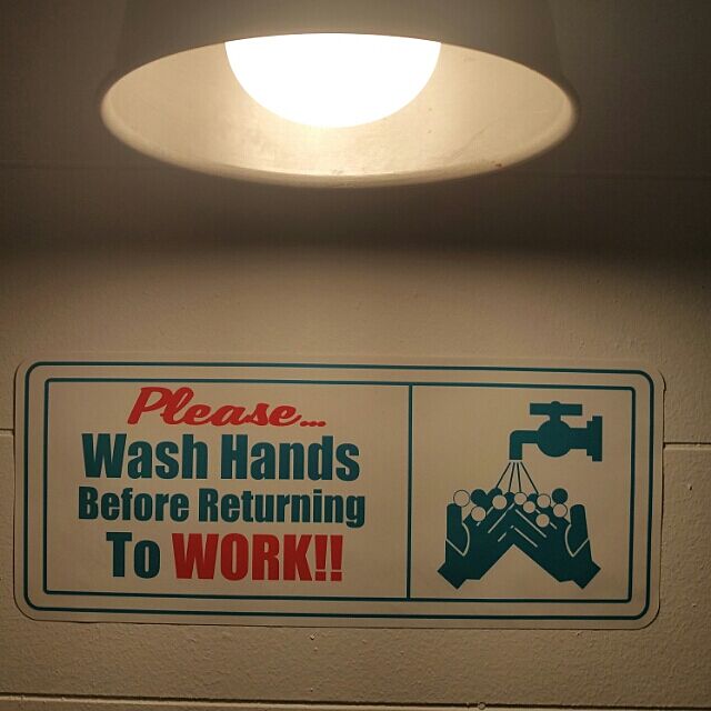 4lifeの-トイレに貼るだけでアメリカ ノリな感じになる！ トイレ の中がアメリカに。 手洗いしてください アメリカン トイレステッカー [並行輸入品]の家具・インテリア写真
