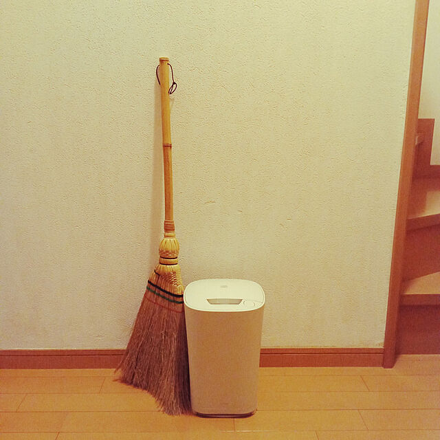 suzusuzuyumiyumiのシービージャパン-シービージャパン フローリングワイパー 掃除機 据え置き型 紙パック式 フローリングクリーナー mlte ホワイトの家具・インテリア写真