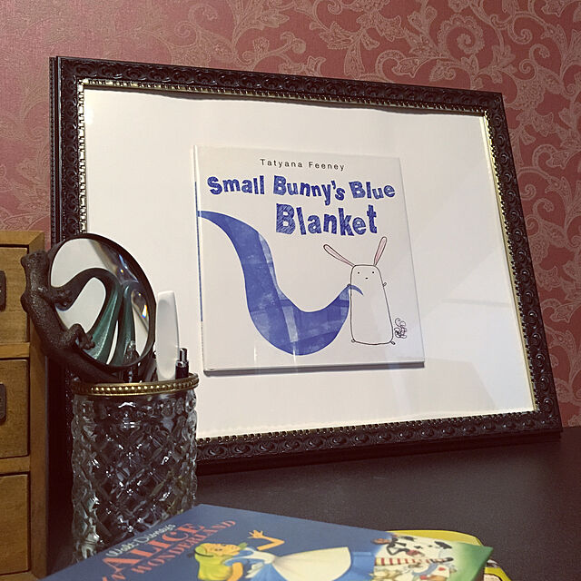 hanaluluのKnopf Books for Young Readers-Small Bunny's Blue Blanket (English Edition)の家具・インテリア写真