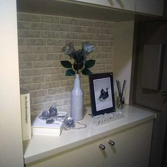 kazuの-装飾用 レリーフ入りびん 花瓶 フラワーベース ヴィンテージボトル L シルバーグレーの家具・インテリア写真