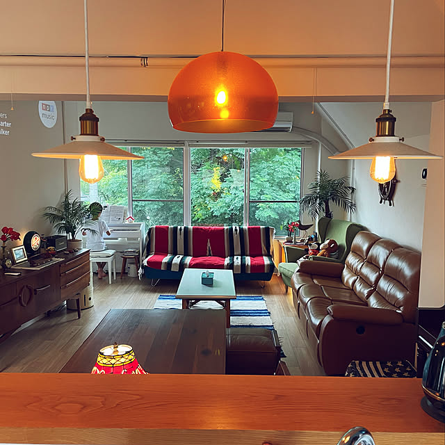 katsuのニトリ-3人用電動本革リクライニングソファ(テーブル付きビリーバー3BR厚革) の家具・インテリア写真