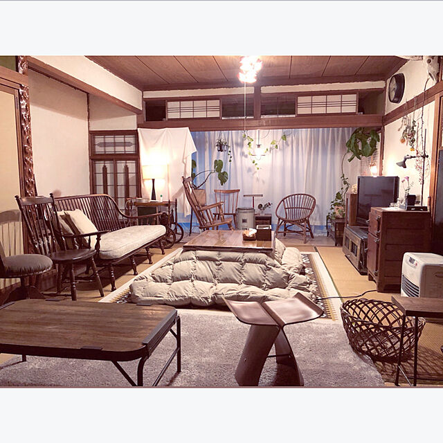 Misakiの-ウイングスツール 成形合板 木製スツール ローズウッド ウォールナット ビーチ | デザイナーズ リプロダクト デザイナー ブラウン クッション 椅子 オットマンの家具・インテリア写真