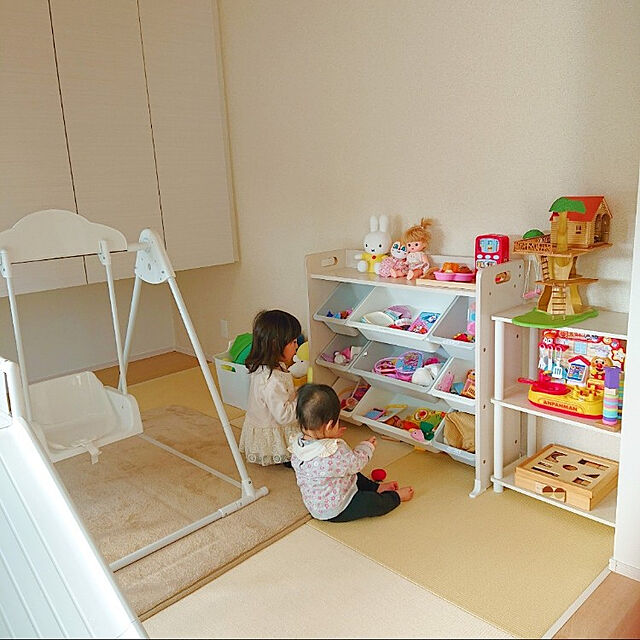 pecoのアイリスオーヤマ(IRIS OHYAMA)-アイリスオーヤマ おもちゃ箱 天板付き ミッキー&ミニー 幅約86.3×奥行約34.8×高さ約79.5cm キッズ トイハウスラック TKTHR-39の家具・インテリア写真