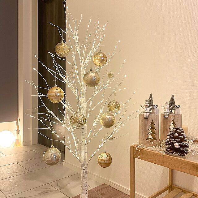 colorandseasons_373の-クリスマスツリー　ブランチツリー　街中のイルミネーションが家の中にあるみたいにとても綺麗なホワイトバーチライトツリー120cm　リモコン付　【ウオームホワイト・ホワイト】【マルチ・ホワイト】いずれかお選びください。の家具・インテリア写真