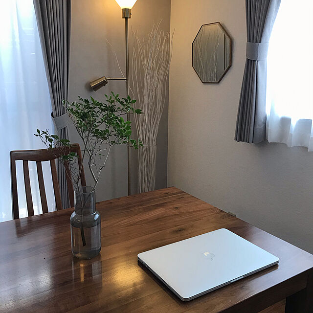 create_a_roomの-ウォルナット材のダイニングテーブルの家具・インテリア写真