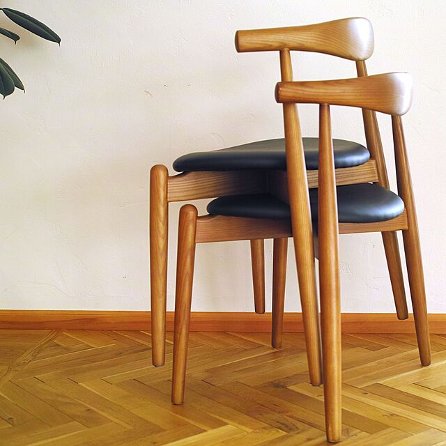 SouthOrangeのWill-Limited.-Arc Chair（アークチェア） 木製 エルボーレスト（肘置き）付き ダイニングチェア | 北米産ホワイトアッシュ材使用 北欧 ナチュラル ブラウン 木 肘掛 アームレスト シンプル 茶色 おしゃれの家具・インテリア写真