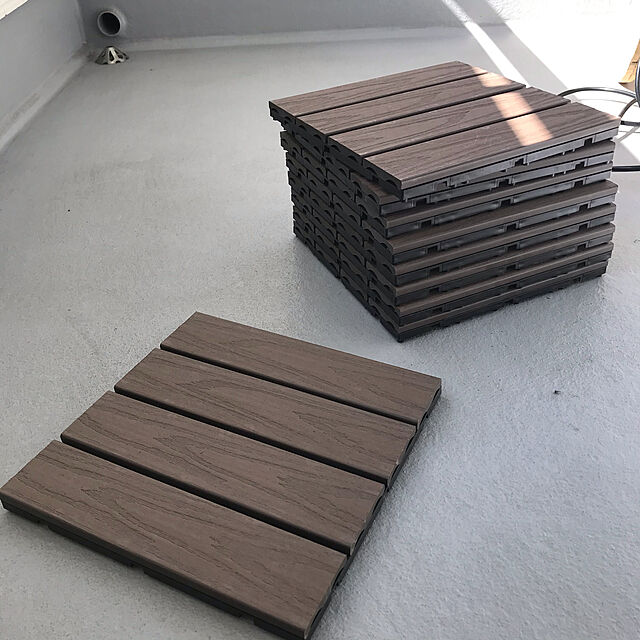 yumiskの山善-山善(YAMAZEN) ガーデンマスター 木目調くっきり 人工木 ウッドパネル 81枚セット MWJ2-M4*(NA)81P ライトブラウンの家具・インテリア写真