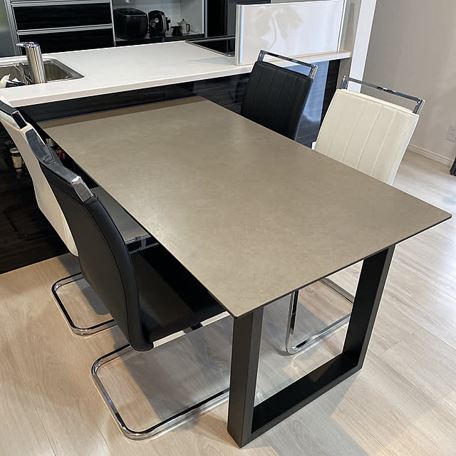 MSHTの-セラミック ダイニングテーブル  セラミックテーブル イタリアンセラミック 強化ガラス 150センチ幅  モダン 食卓 テーブルのみの家具・インテリア写真