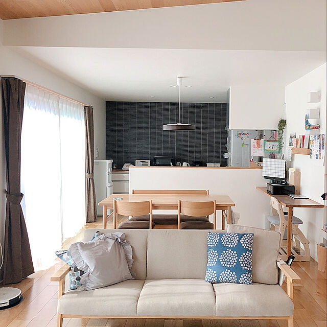 SUZUの-ソファ　3人掛け　ソファー　木肘　北欧　3Pの家具・インテリア写真