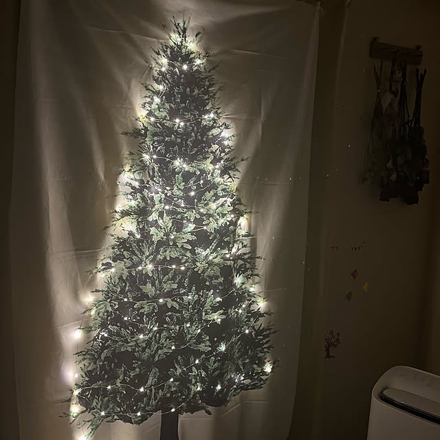 mikoのNの世界-【丸型LEDライト＋ガーランド付き】 Nの世界 クリスマス タペストリー クリスマスツリー ツリー 飾り LED クリスマスプレゼントの家具・インテリア写真