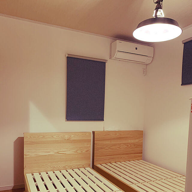tenshinohaneの-ベッド folk／BR シングルサイズ フレームのみ 寝具 木製 ヴィンテージ 無垢材 ブラウン コンセント 棚付き 送料無料の家具・インテリア写真