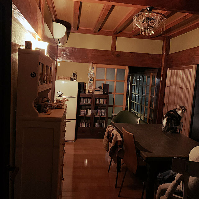 choroの-LYON ヴィンテージ スツール カーキ 背もたれ付きの家具・インテリア写真