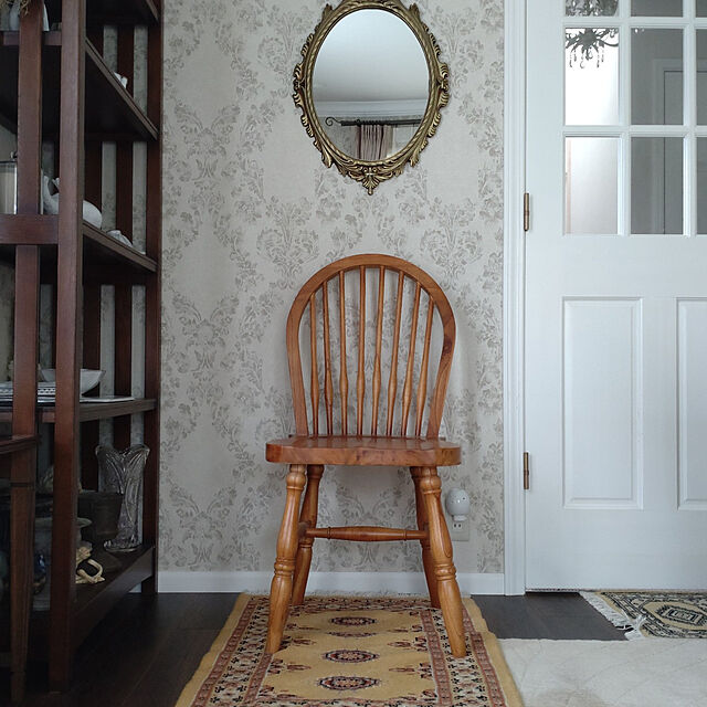 figaroの-パキスタン絨毯 ウール100％ 手織り絨毯 ムガール 玄関マット 約62×93ｃｍ グレー　モノトーン系の家具・インテリア写真