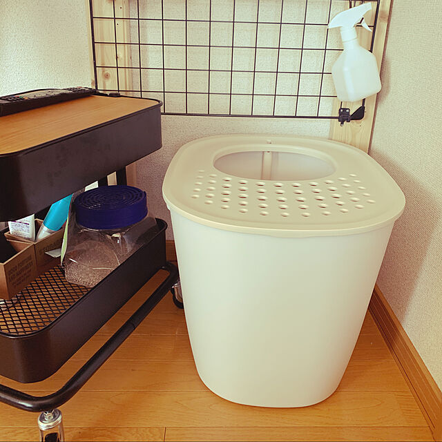 erichinのリッチェル-リッチェル 猫用トイレ本体 ラプレ 砂取りネコトイレ ホワイトの家具・インテリア写真