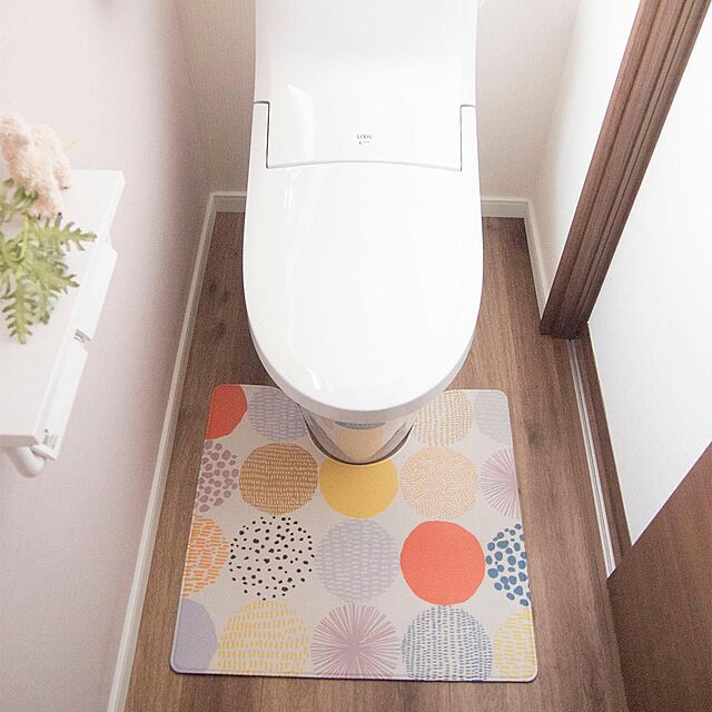 Takashiのオカトー-オカトー 拭ける 撥水 トイレマット ドット 55×60cm 抗菌 防臭 北欧風の家具・インテリア写真