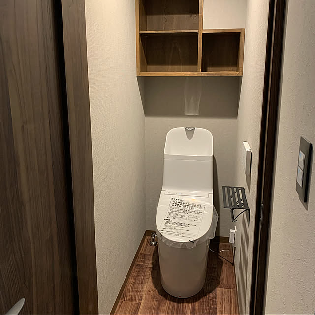 miconosuの-トイレットペーパーホルダー ツインタイプ 2連 携帯置き 棚付き デコラ W ISSEIKIの家具・インテリア写真