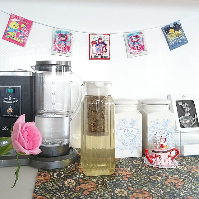 bonobono54のiwaki-iwaki(イワキ) 耐熱ガラス ピッチャー 冷水筒 ホワイト 1L 茶こしなし 角型サーバー 麦茶 お茶 ポット KT296K-Wの家具・インテリア写真
