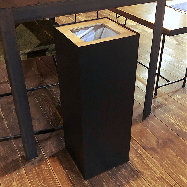 cococoの-ダイニングテーブル 無垢 おしゃれ 北欧 ワークデスク カフェ テーブル 机 木製 リビング SWITCH Factoryテーブルの家具・インテリア写真