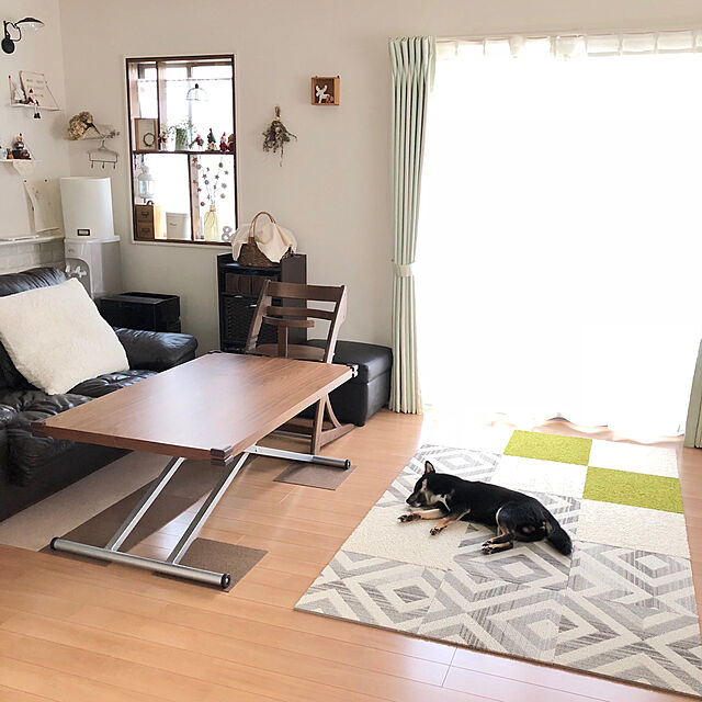 marocoroのニトリ-昇降天然木テーブル(アクティブ ウォルナット) の家具・インテリア写真