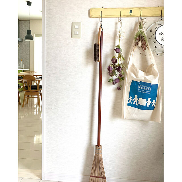 SAYOの-Iris Hantverk イリス・ハントバークベンチブラシ 馬毛 茶 掃除用 ブラシ 無垢材イリスハントバーク スウェーデン おしゃれの家具・インテリア写真