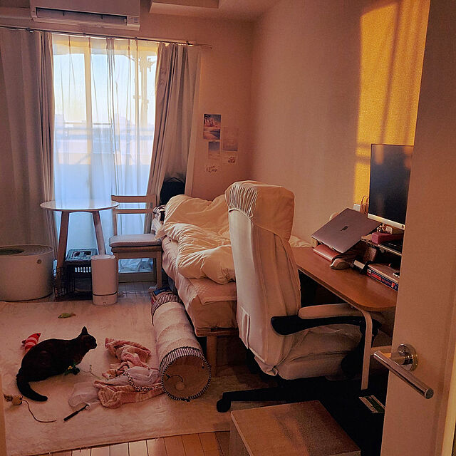 JIHYEの萩原-メレンゲタッチの洗えるコンパクトラグ 185×185 アイボリーの家具・インテリア写真