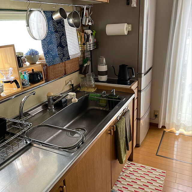 nobikoの池村商会-池村商会 キッチンマット リリーフ すべりにくい加工 レッド 約45×120×0.6cmの家具・インテリア写真