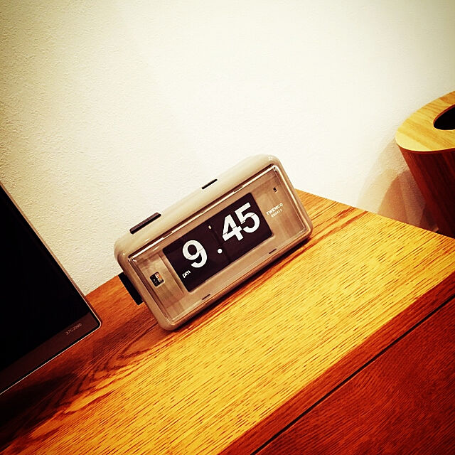 Yorumuの-《全2色》TWEMCO Desk Alarm AL-30 デスクアラーム クロック 目覚まし時計 【トゥエムコ トゥエンコ デザイン雑貨 置き時計 とけい パタパタ アナログ 卓上 表示 置時計 オフィス 店舗 北欧】の家具・インテリア写真