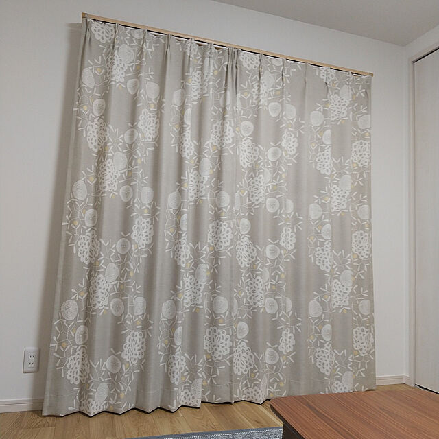 tear_aliceの-【カーテン】既製サイズ スミノエ DESIGNLIFE HANAKAZARI(ハナカザリ) 巾100×丈200cm*V1251-L V1252-Lの家具・インテリア写真