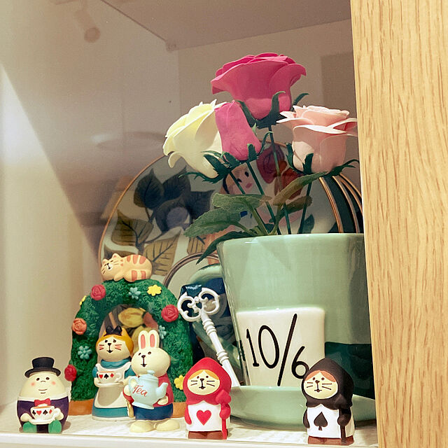 IROの-コンコンブル お花の国のアリス うとうと猫フラワーゲート アリス お花 concombre 置き物 飾りの家具・インテリア写真