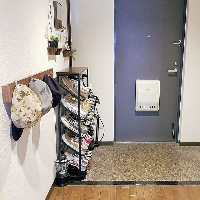 oomiの無印良品-壁に付けられる家具・３連ハンガー・ウォールナット材の家具・インテリア写真