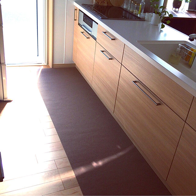 qurumiのサンコー-サンコー おくだけ吸着 キッチンマット KG-06 BR ブラウン 60×240cm（厚み3mm）の家具・インテリア写真