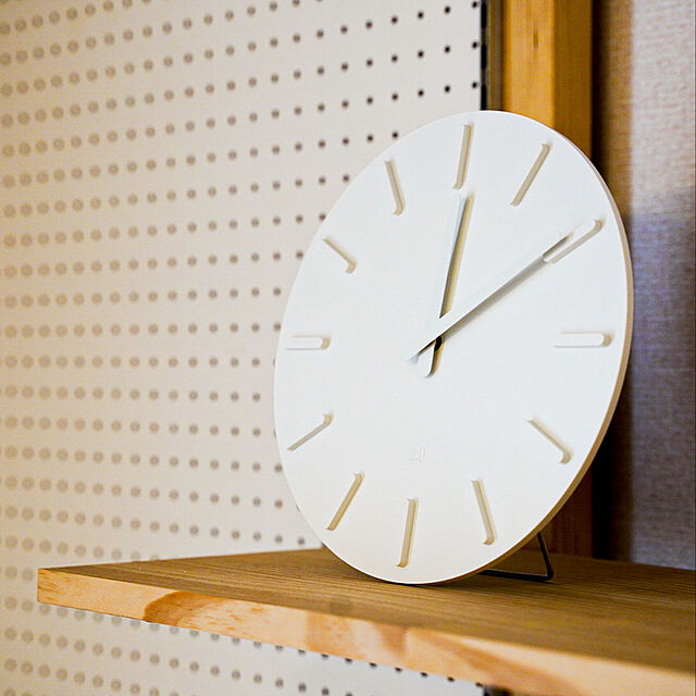 sacuraiの-《全3色》±0 プラスマイナスゼロ　Wall Clock ウォールクロック X020 【掛時計 かけ時計 とけい ブランド 壁掛け 置き時計 アナログ 表示 置時計】の家具・インテリア写真