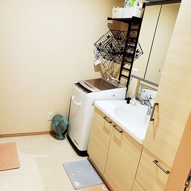 nagare_sizukaの-【大型商品送料無料】突っ張りランドリーラック「ミッキーモチーフ」の家具・インテリア写真