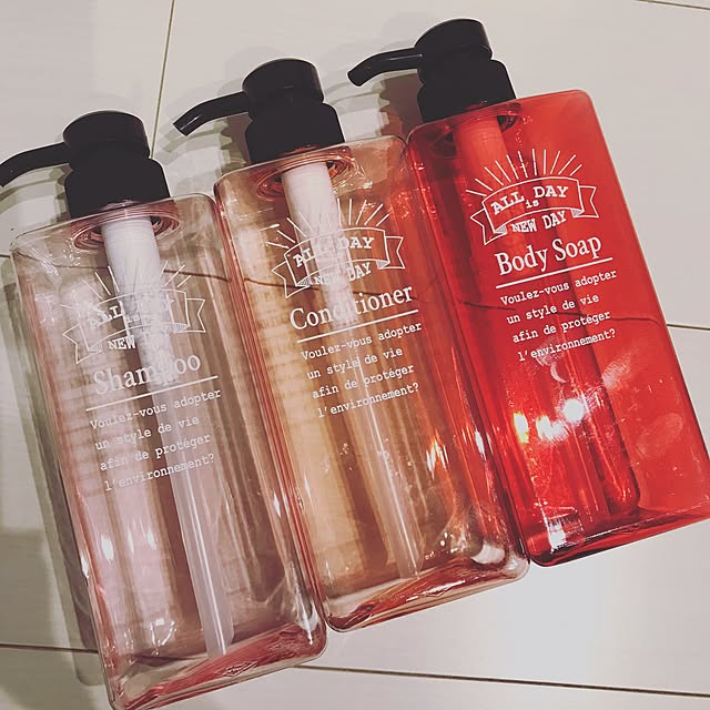 写真付きレビュー 詰め替えボトル 日本製 ペコロ Pecolo 3本セット ディスペンサー 詰め替え ボトル おしゃれ シャンプー セット かわいい 軽量 大容量 ナチュラル あす楽 の通販商品 口コミ情報 Roomclipショッピング