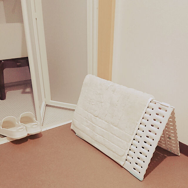 sachiのニトリ-カラリと乾いてお手入れ簡単 風呂イス 30センチ(カラリ30H クリアピンク) の家具・インテリア写真